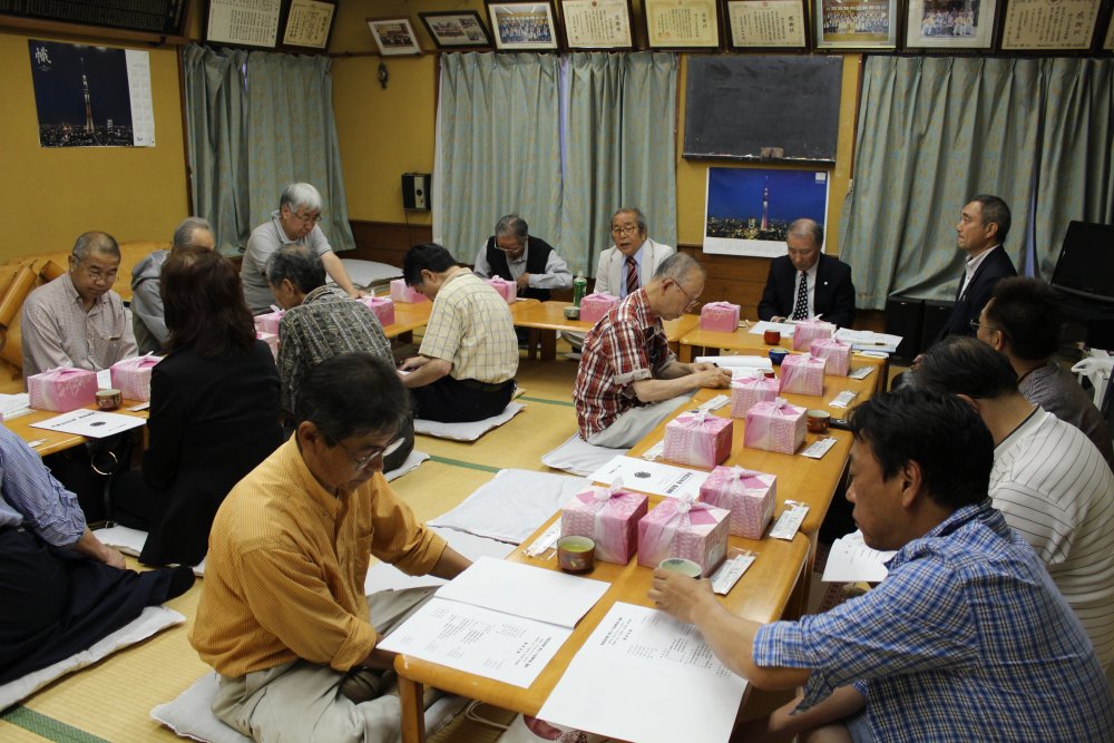 総会の話し合い'' 総会の話し合い''