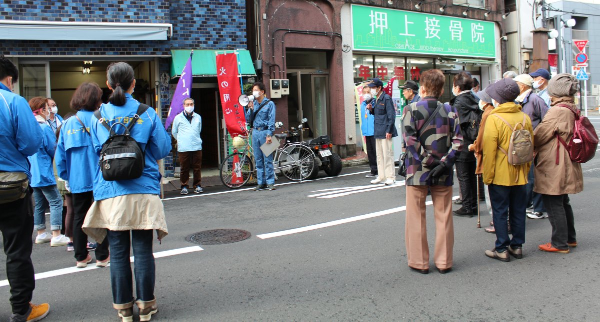 押上1丁目町会会館に集合写真'' 押上1丁目町会会館に集合写真''