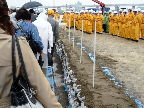 積み土のう工法'' 積み土のう工法''